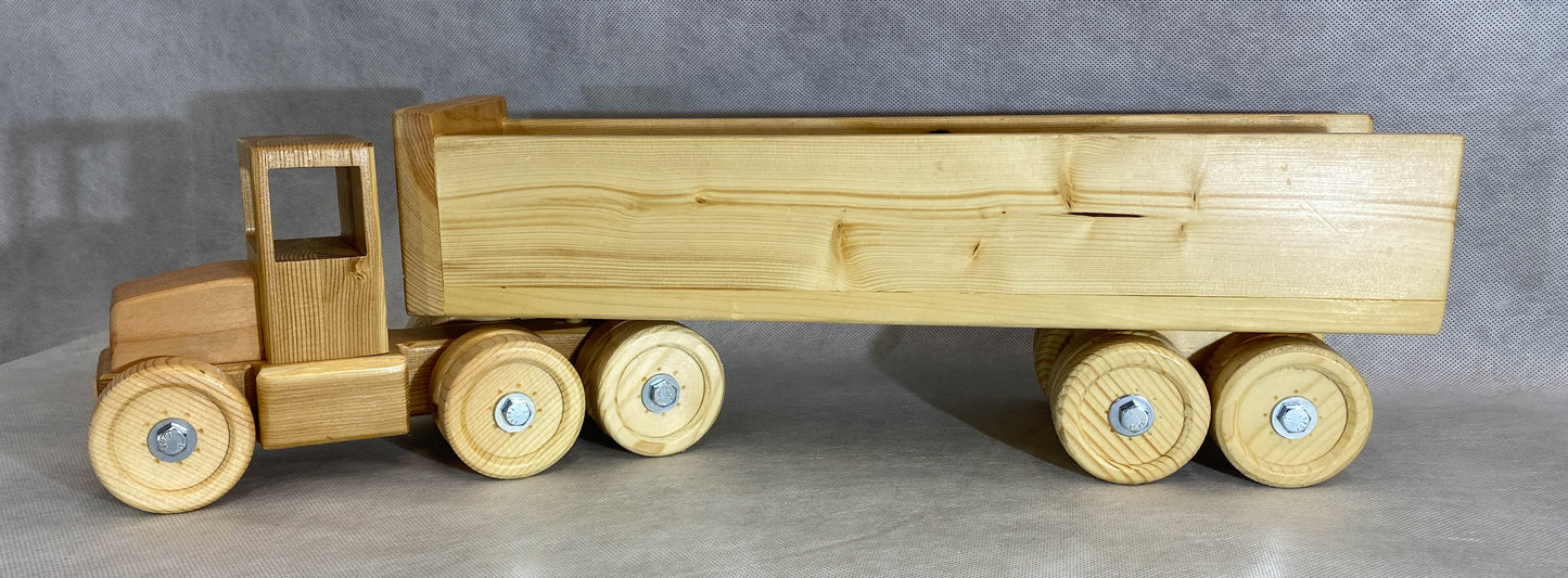 Wooden Tractor/Trailer  18 wheel Semi Truck