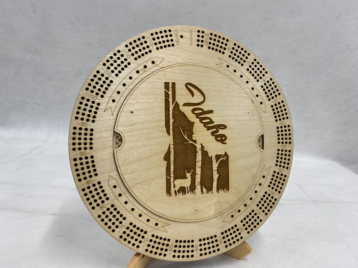 Deluxe round Idaho, four player cribbage board